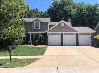 2308 Forest Leaf Pkwy, Ballwin, MO