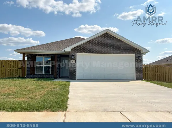 1917 Porter St, Pea Ridge, AR 72751