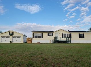 542 River Rd, Peru, NY 12972