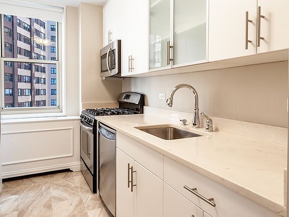 5th image of 30 W 63rd St APT 15P