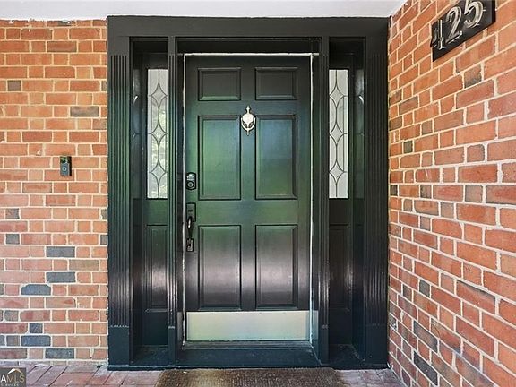 2nd image of 425 Jefferson Cir
