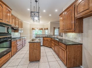 600 Natchez Ct, Hurst, TX 76054