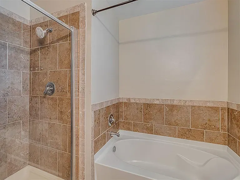 2505 Demotte Dr — Photo 5