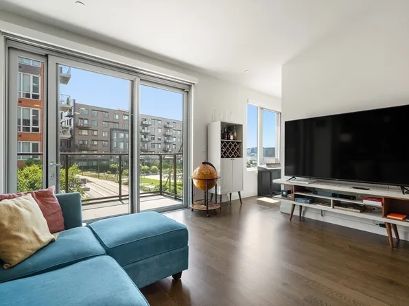 65 Lewis St APT 216, Boston, MA 02128