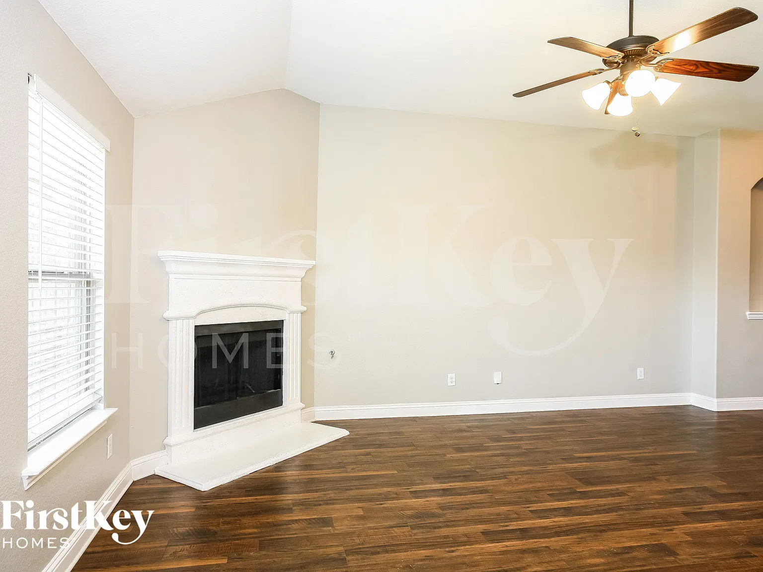 3 bed, 2.0 bath, 1826 sqft, $1,930 — Photo 4