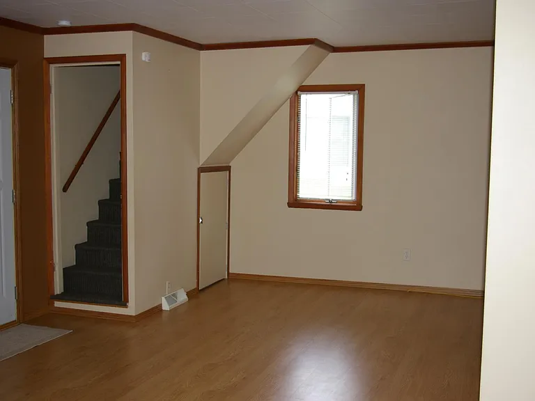 1424 Waukechon Rd — Photo 4