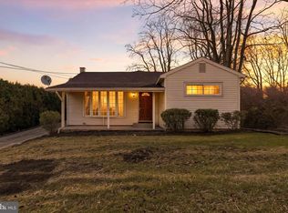 415 Lampeter Rd, Lancaster, PA 17602