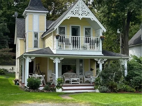 112 McKenzie Ln, Elizabethtown Kitley, ON K6V 5T3
