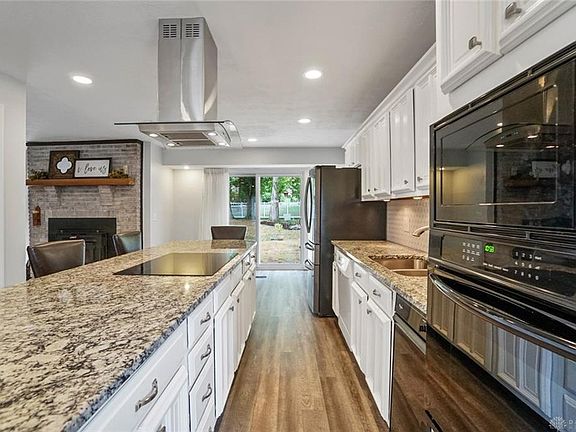 3rd image of 3188 Southfield Dr
