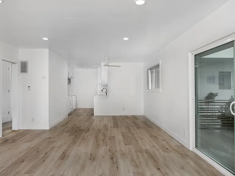 West Brent Apartments — Photo 48