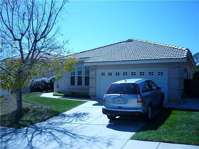 1st image of 826 River Run Cir