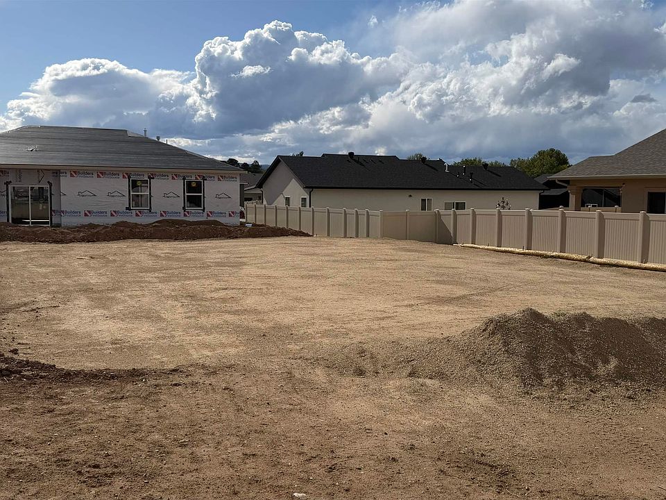 1st image of 251 Brooke Ln