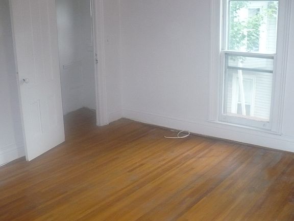 5th image of 46 Monroe Ave APT 3