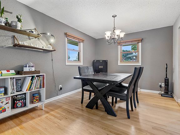 3rd image of 5335 Crestdale Dr