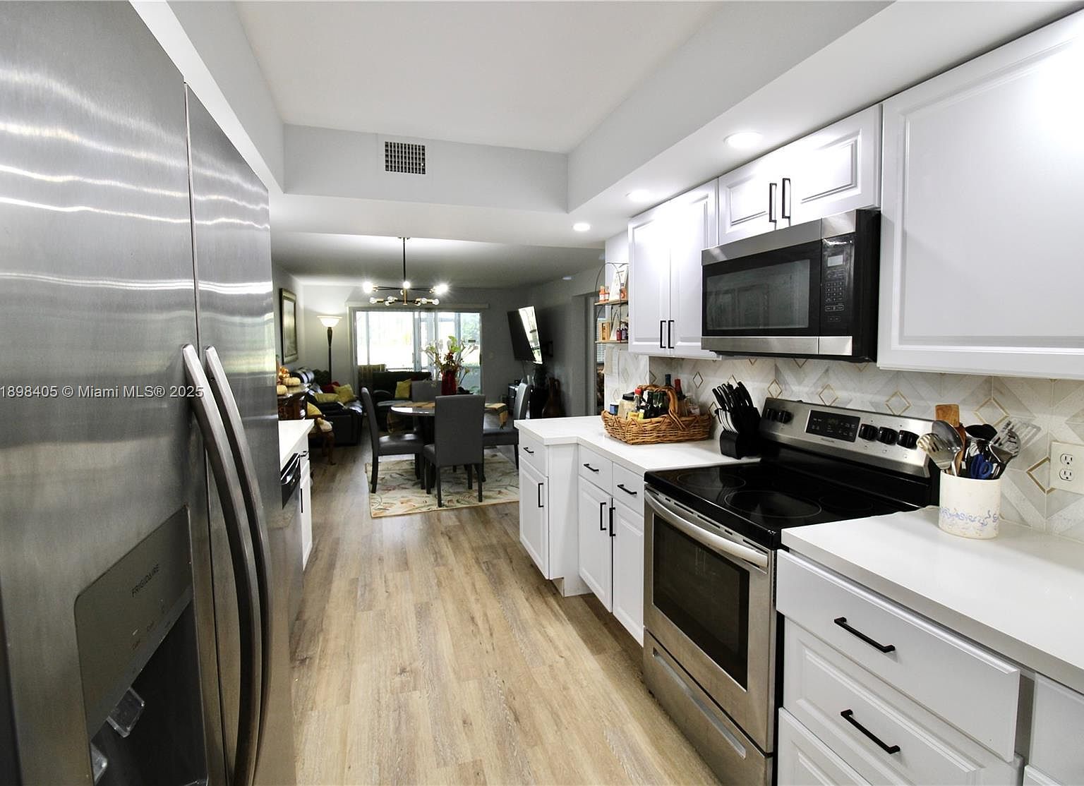 1200 SW 125th Ave APT 105L