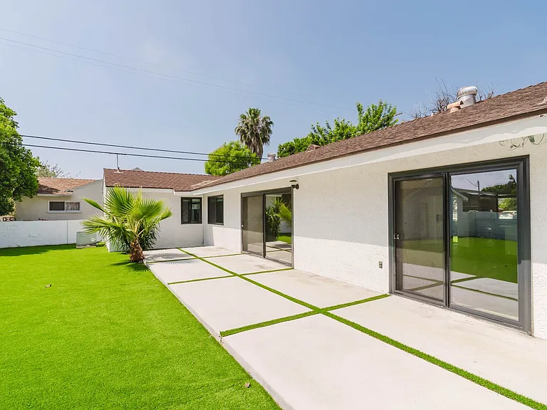 8400 Chimineas Ave — Photo 29
