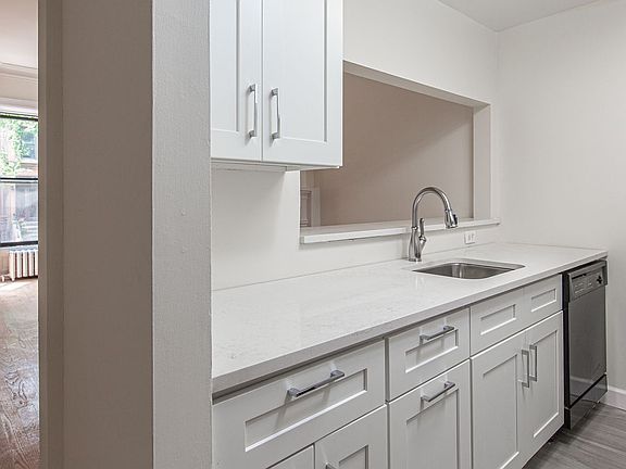 5th image of 245 Garfield Pl APT 2