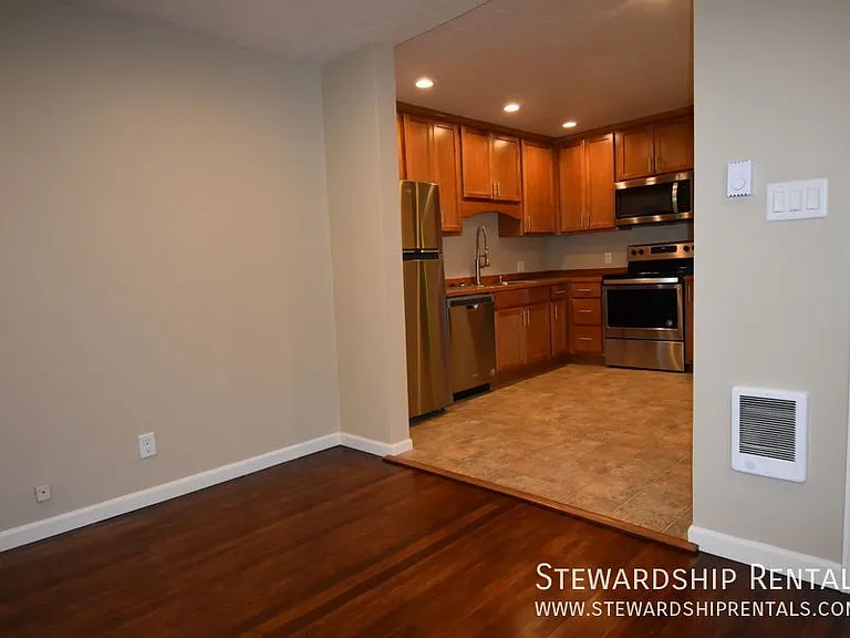 893 W 5th Ave #2 — Photo 15