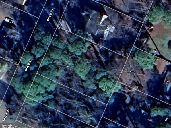 Oriole Dr, Cobb Island, MD 20625