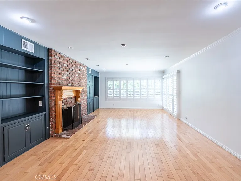 333 W Wistaria Ave — Photo 14