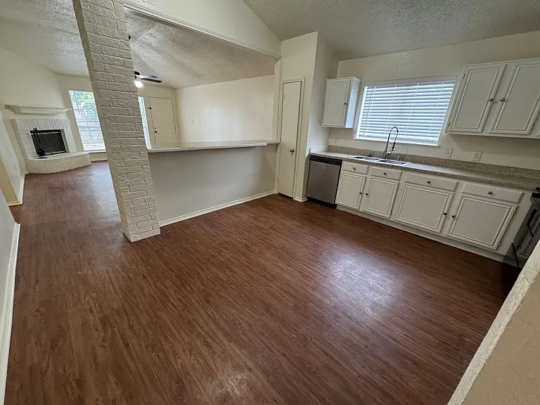 4024 Periwinkle Dr — Photo 14