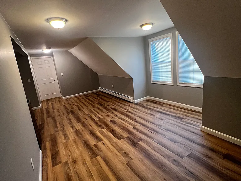 378 Center St #6 — Photo 3