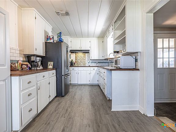 4th image of 743 Royal Rd