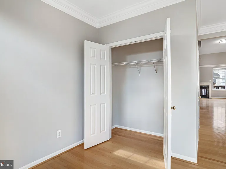 22616 Welborne Manor Sq — Photo 6