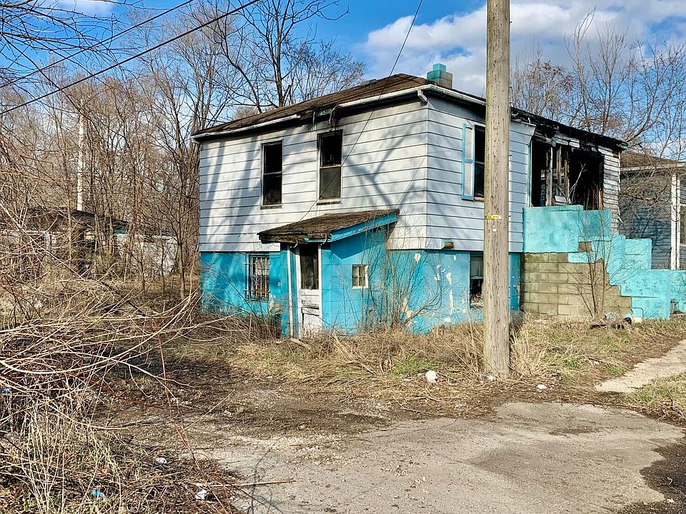 2nd image of 824 E 15th Ave