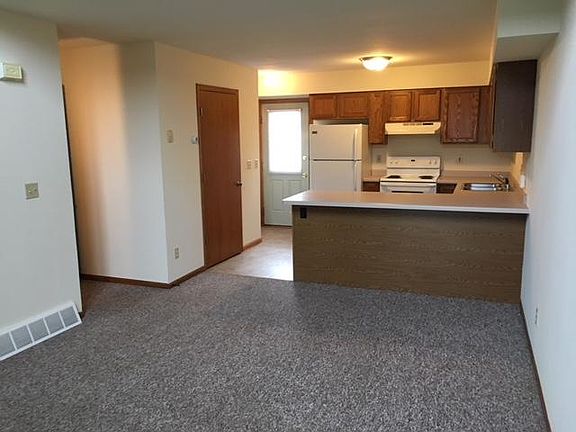 3rd image of 205 Redwood Ln #2