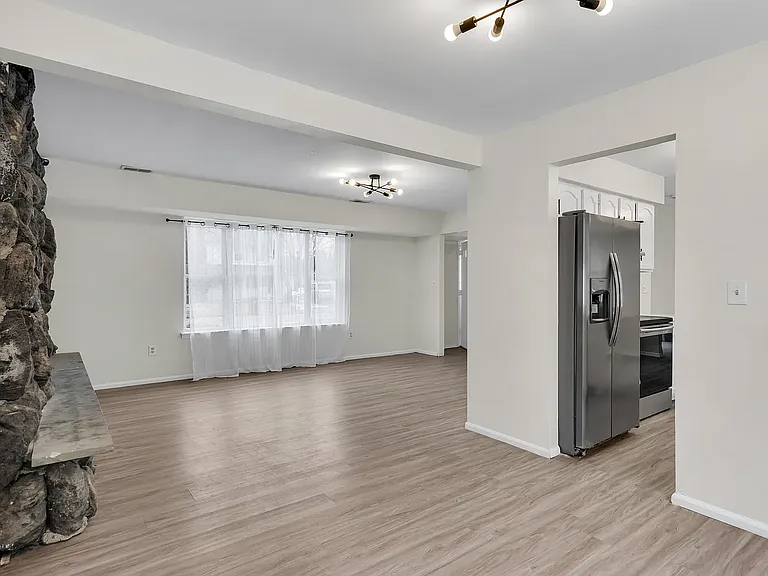 1401 Delaware Ave — Photo 10