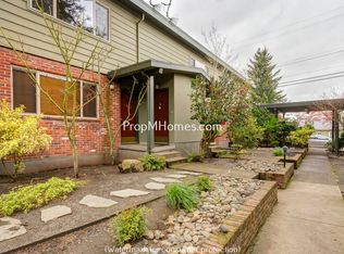 908 SW Gaines St APT 6, Portland, OR 97239