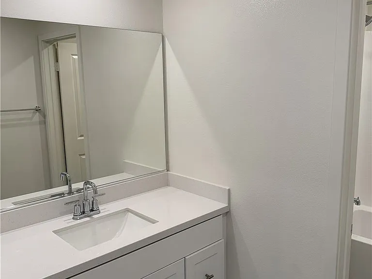 1816 E 1st St #450 — Photo 23