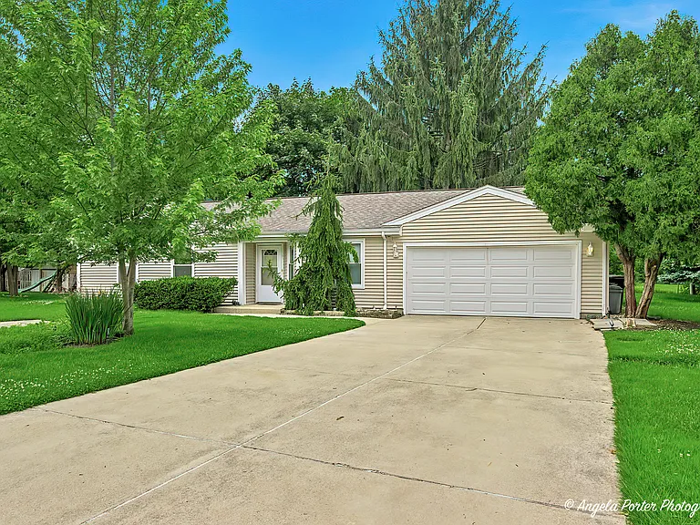 3287 Medford Ct — Photo 2