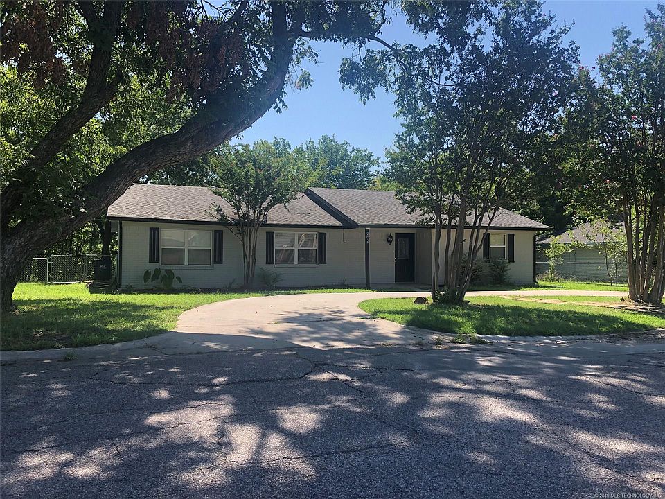 1st image of 202 N Crownpoint Dr