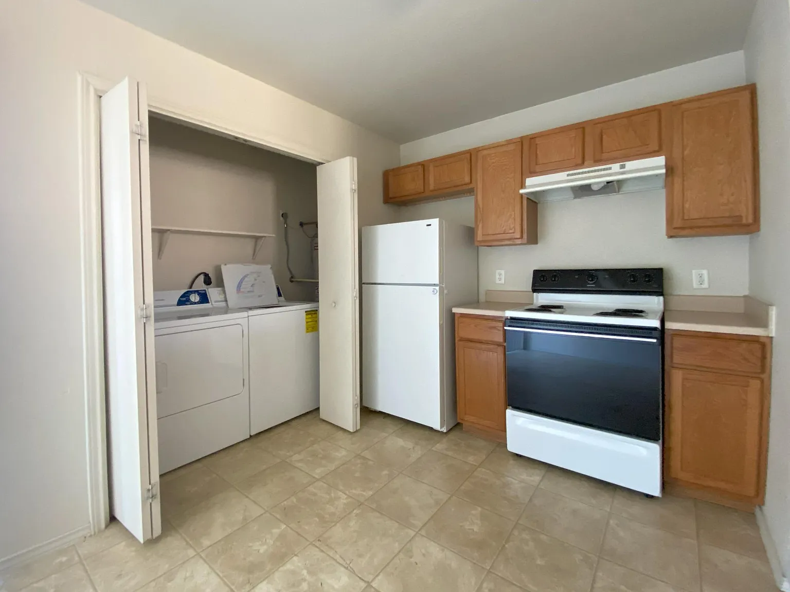 2 bed, 1.5 bath, 950 sqft, $775 — Photo 3