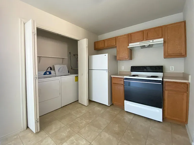 2102 Tahoe Ct #B — Photo 3