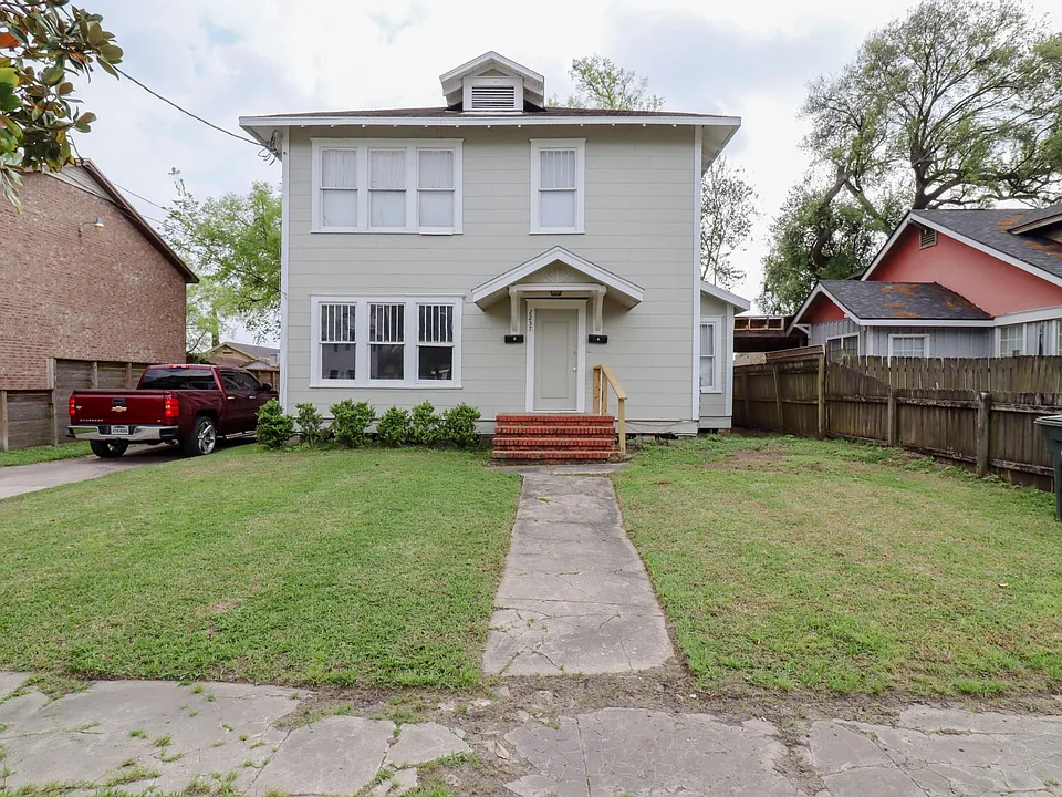 2237 North St #3