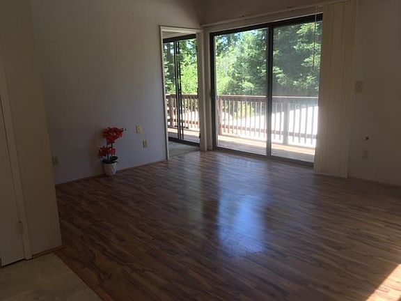 5th image of 10303 Redwood Dr