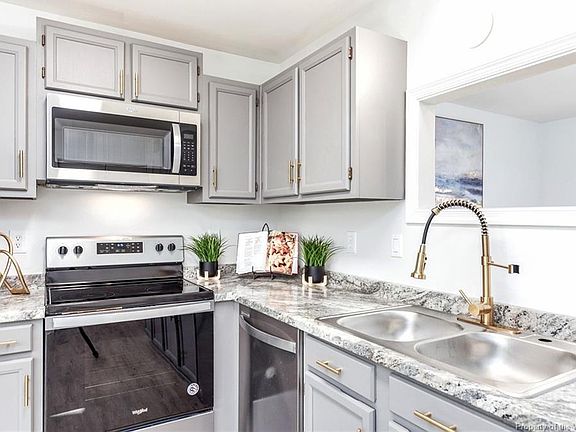4th image of 5 Logan Pl