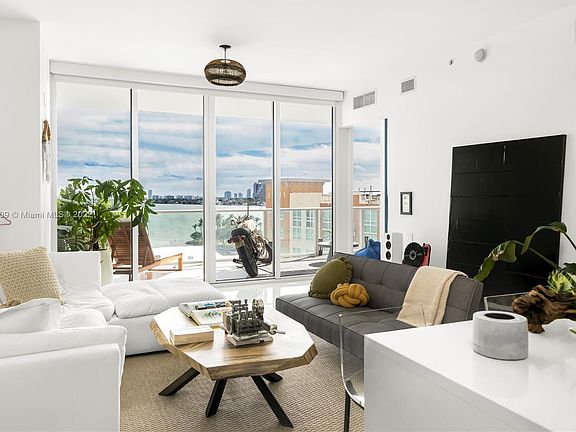 2nd image of 2020 N Bayshore Dr APT 709
