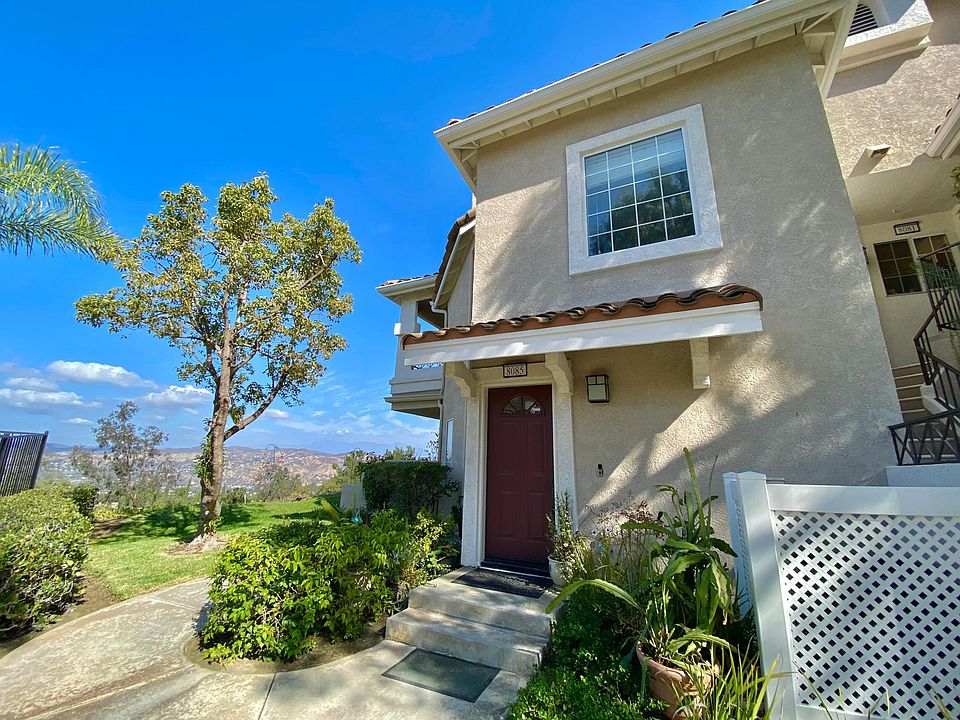 Beautiful views from your front door, not to mention community spa 10 feet away.