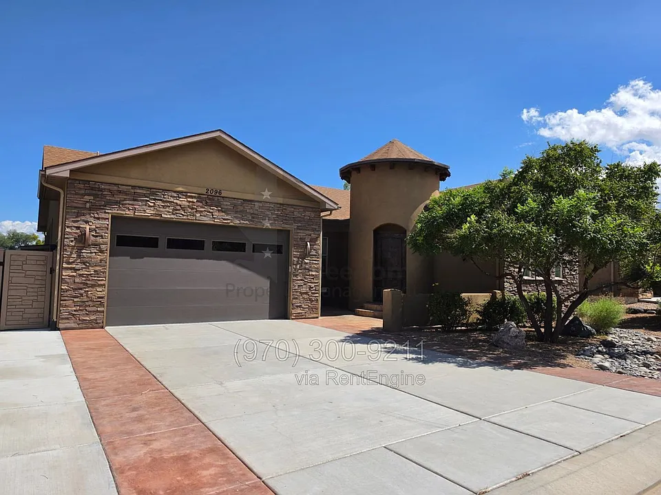 2096 Two Wood Dr