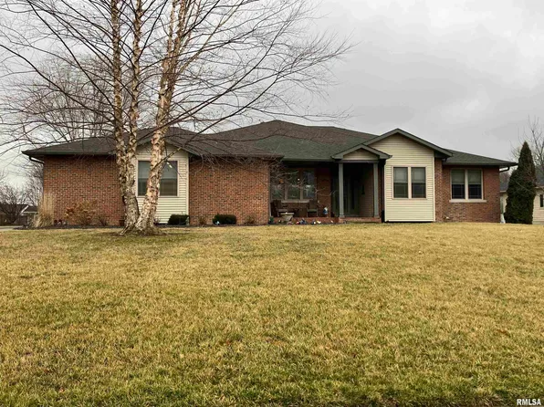 9676 Wildwood Ln, Chatham, IL 62629