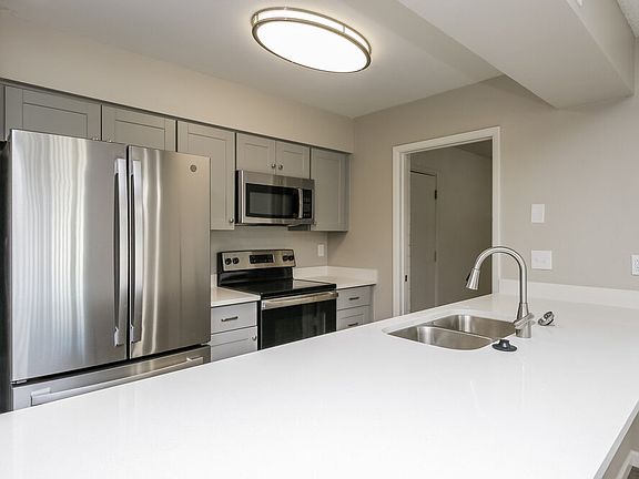 5th image of 3156 E Edgewood Ave
