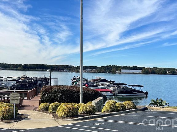 4th image of 15608 Woodland Ridge Ln #13