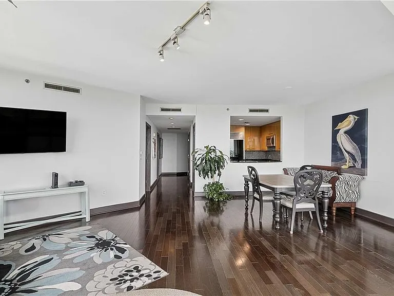 700 Park Regency Pl NE #2002 — Photo 9