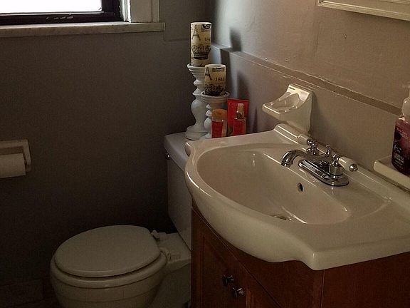 4th image of 5616 Pershing Ave APT 32