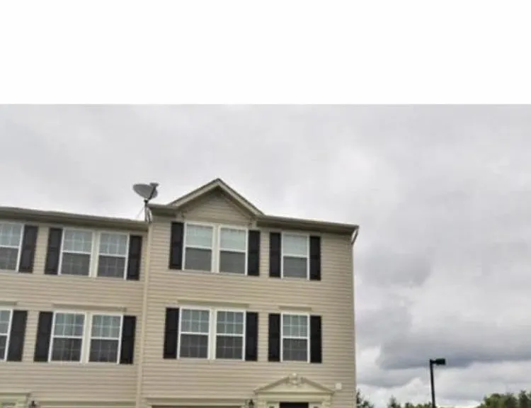 1038 Sparrow Way — Photo 1