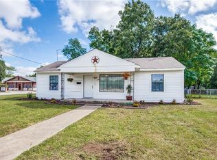 208 S Cowan Ave, Lewisville, TX 75057